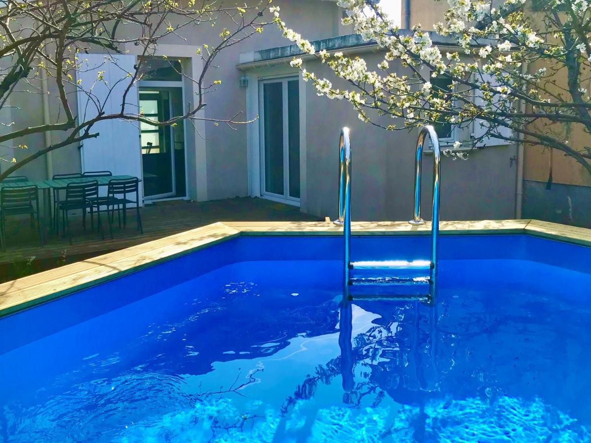 Charmante Maison Avec Piscine Quartier St James 몽뗄리마 외부 사진